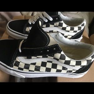Vans Checker Sneakers 👟